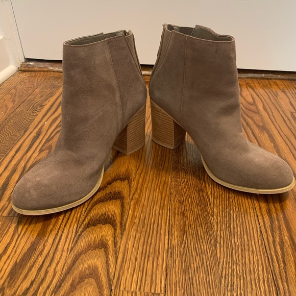 Women’s Size 10 Beige Cowsuede Ankle Booties - Picture 4 of 5
